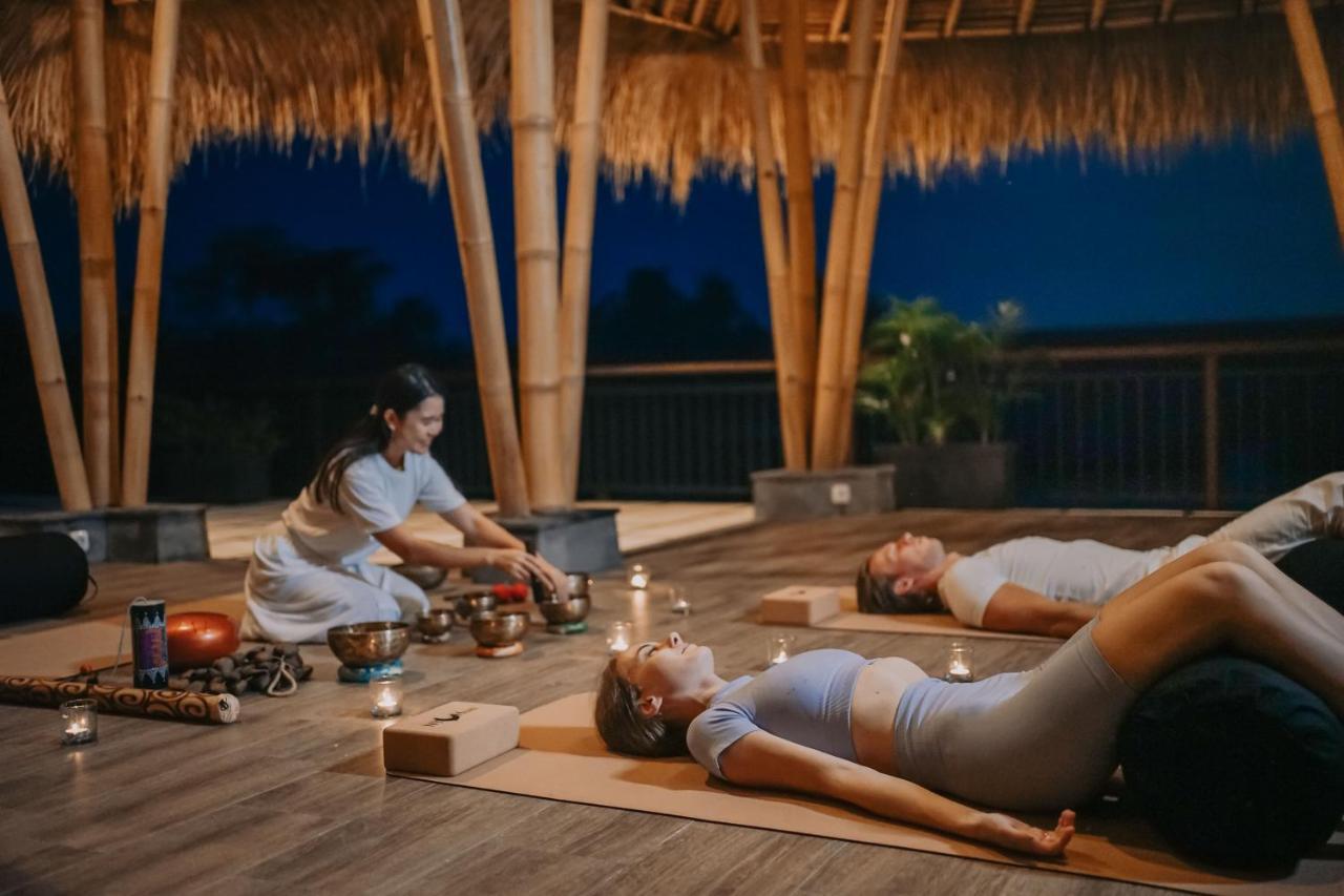 Resort Nyuh Bali & 5*